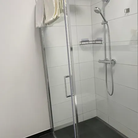 Διαμέρισμα W8 *